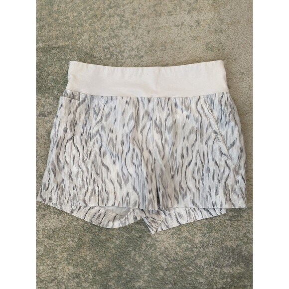 Athleta Pants - Athleta Trekkie North Short Size 8 White Hiking Activewear Shorts Pull On